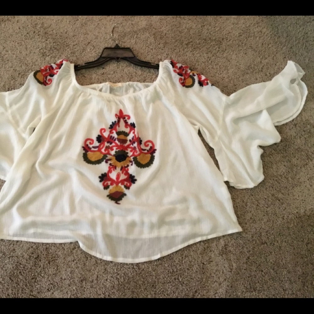 Solitaire blouse, size large. Great condition!